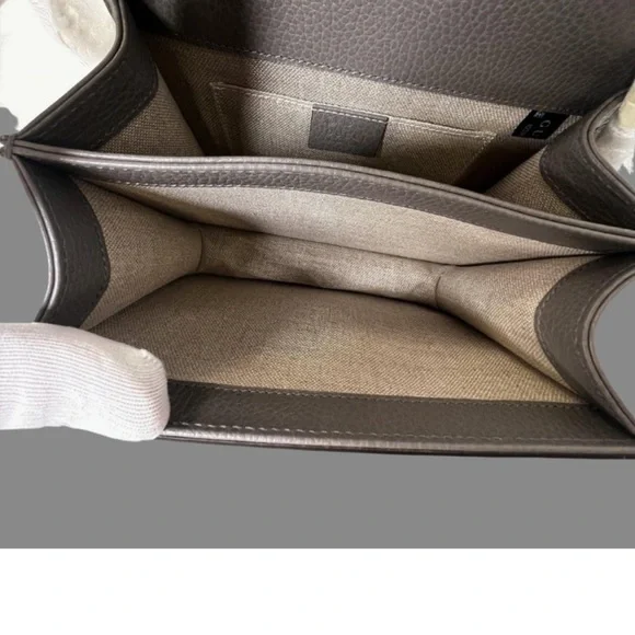 Gucci Dollar Calfskin Interlocking GG Small Shoulder Bag Grey

$2,300 - Picture 4 of 4